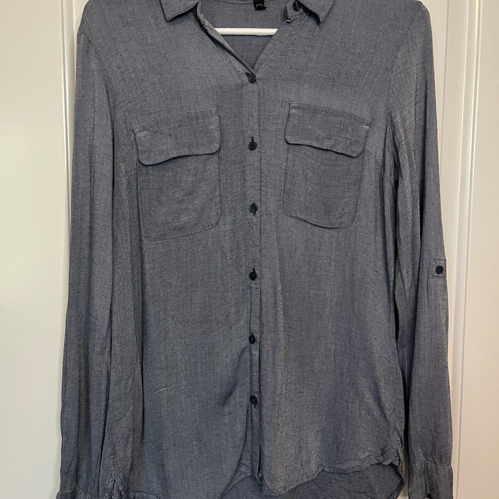 Women’s Express Button-Up Shirt